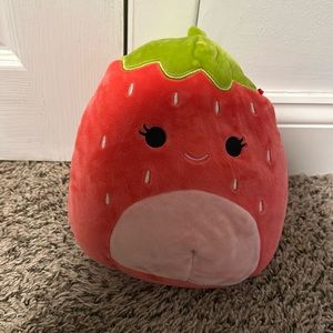 Scarlet the Strawberry 8” Squishmallow (tag detached but includes)